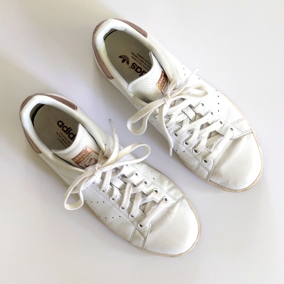 adidas Women's Stan Smith W, FOOTWEAR WHITE/ROSE GOLD - Picture 2 of 4